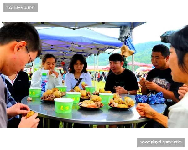 盐边县市民热情观赛，赛场周边特色农产品展销同步开展